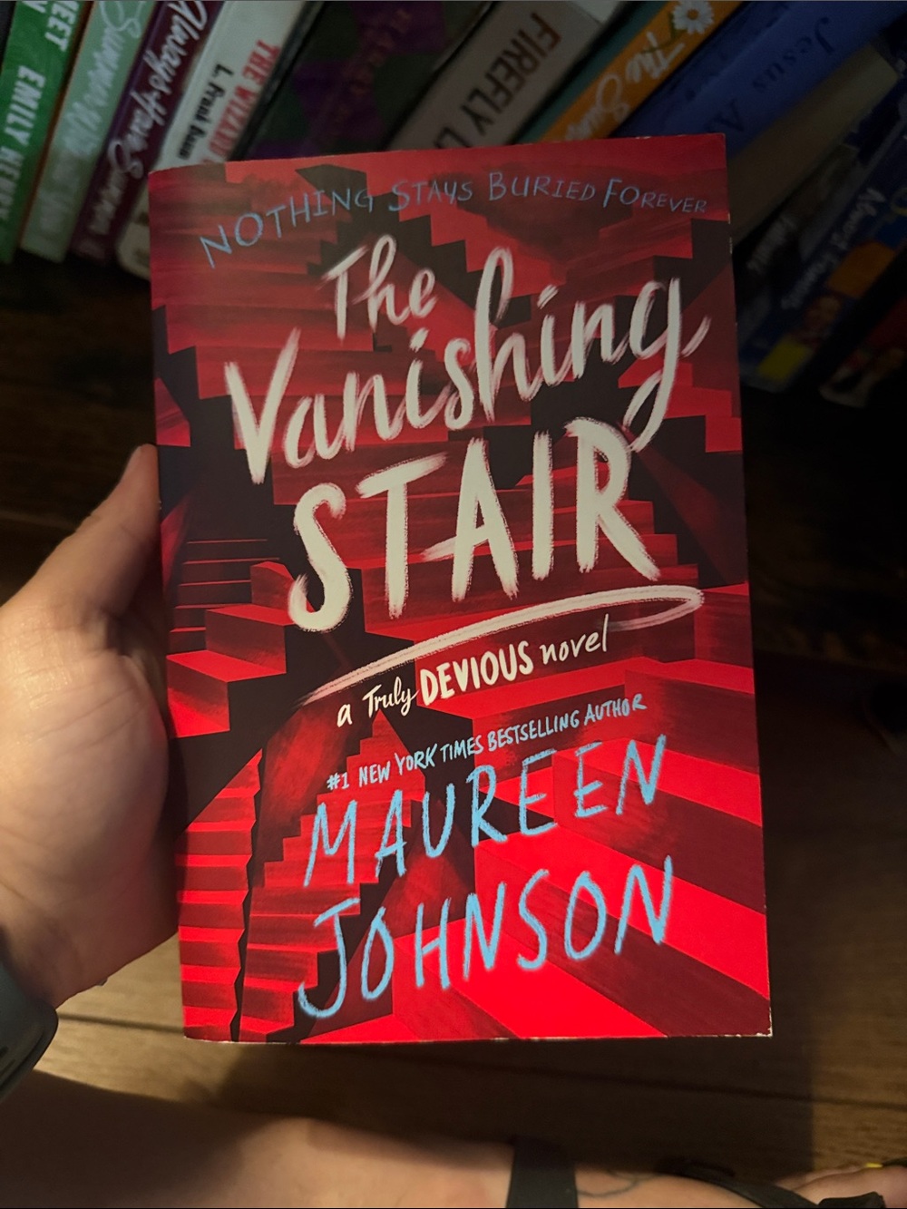 The Vanishing Stair by Maureen Johnson - Red Graphic Novel